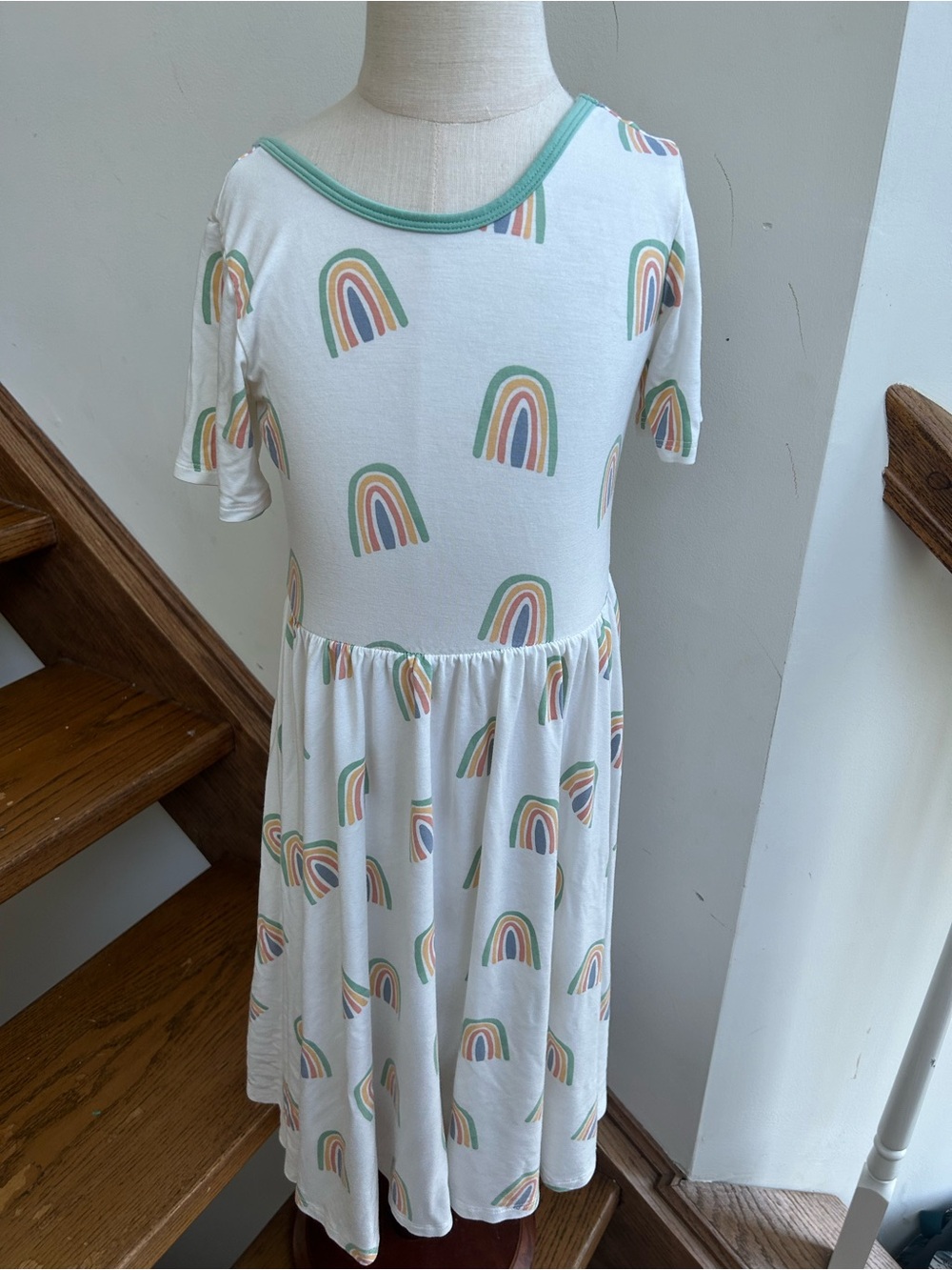 Kyte Baby girl twirl bamboo white dress with rainbow print, size 7